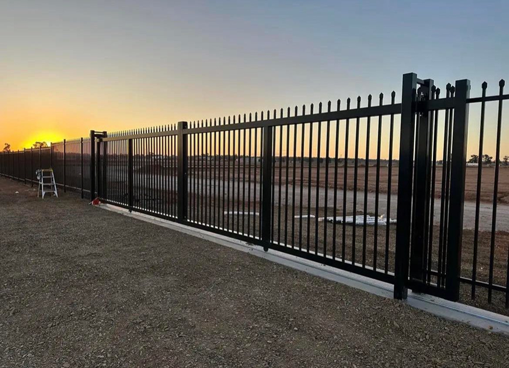 COMMERCIAL FENCING