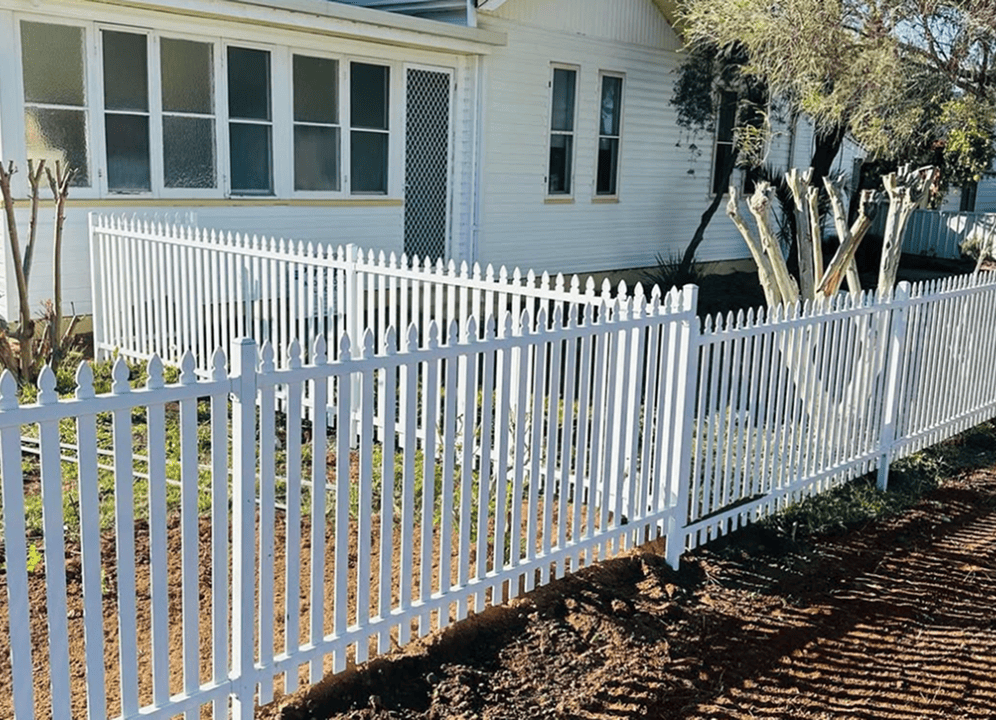 RESIDENTIAL FENCING